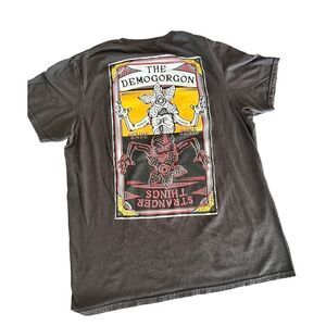 Stranger Things Demogorgon Fate Card T-Shirt size M